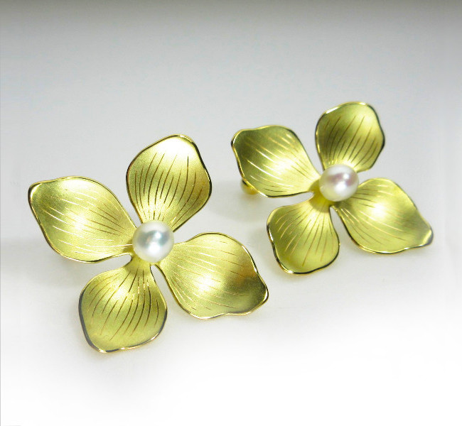 K18YG・淡水パールのフラワーピアス